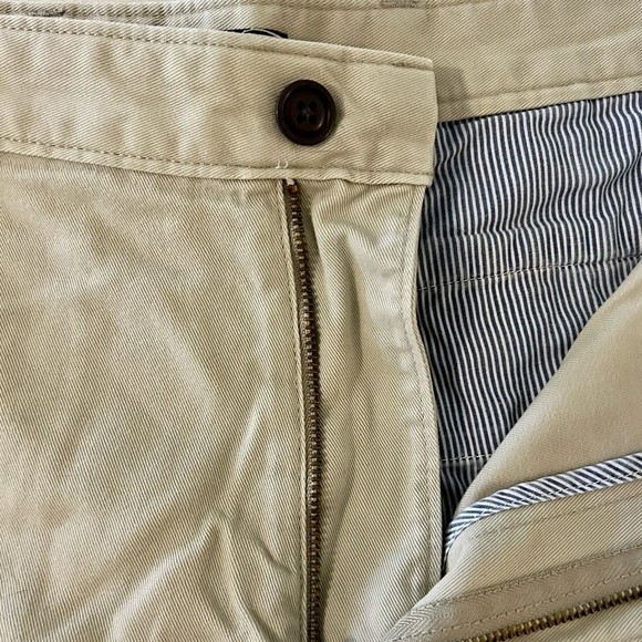 Lands End Men’s size 34” khaki flat front shorts - Picture 2 of 5